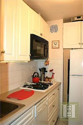 Rented by Halstead Real Estate | media 16