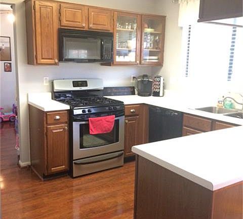 2nd image of 3518 Pickwick Park Dr