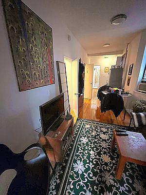 4th image of 526 E 11th St APT 14