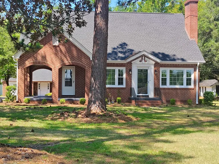 910 Pireway Rd — Photo 1