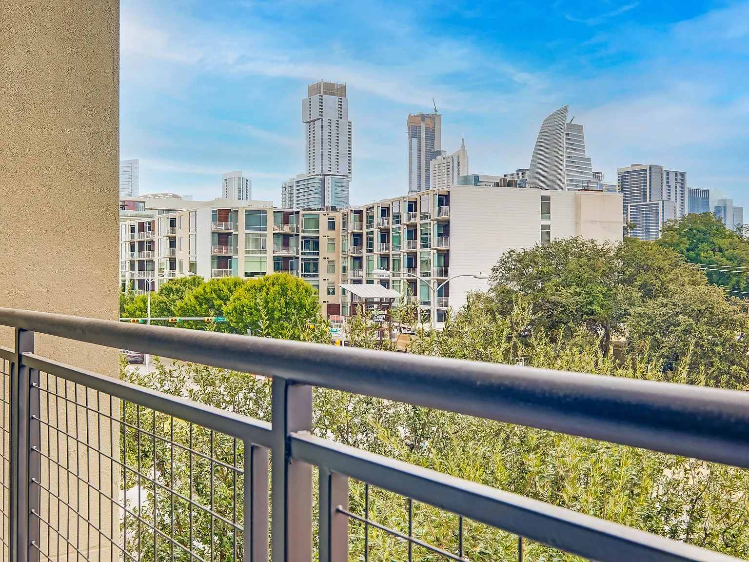 Cole Apartments — Photo 2