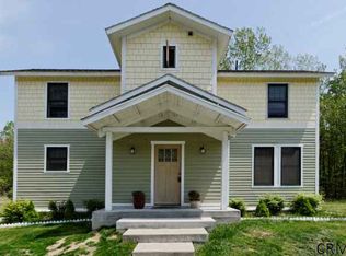 125 Edie Rd, Saratoga Springs, NY 12866