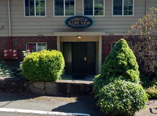 8410 SW Canyon Ln, Portland, OR 97225