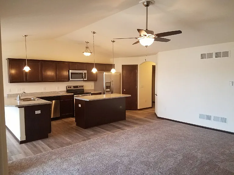 124 Villa Ct — Photo 8