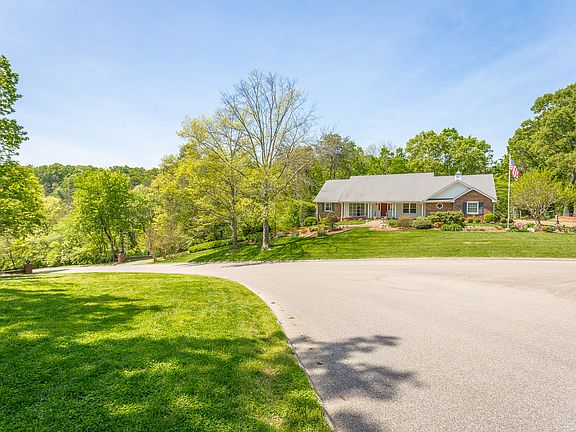 3rd image of 1001 River Hills Dr