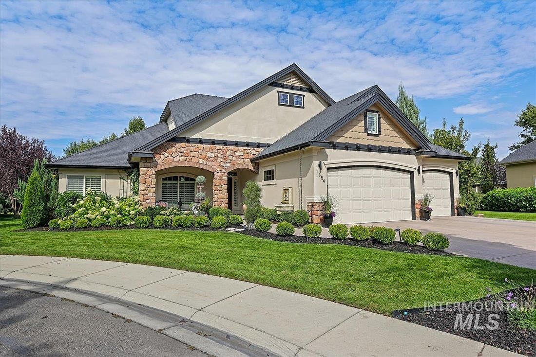 1354 W Overlake Ct