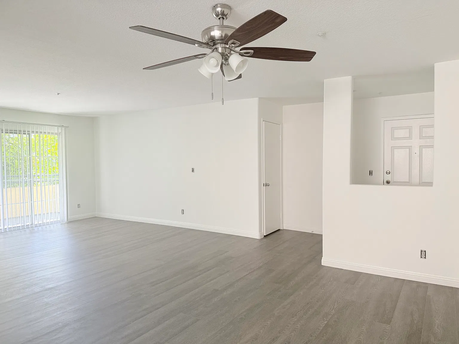715 S. Oxford Avenue Apartments — Photo 4
