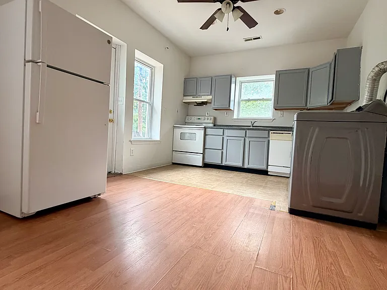 485 Antietam Dr — Photo 2