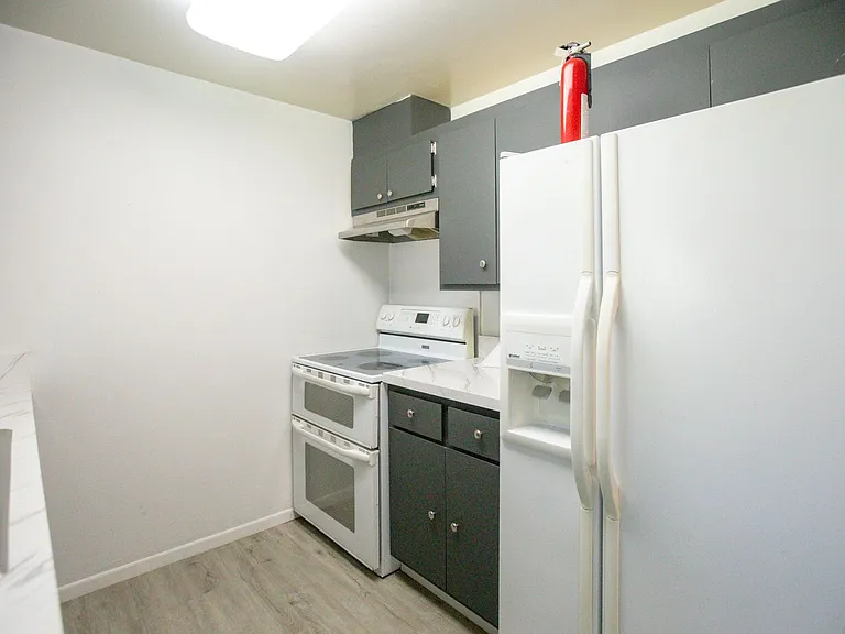 375 Sycamore Ave — Photo 8