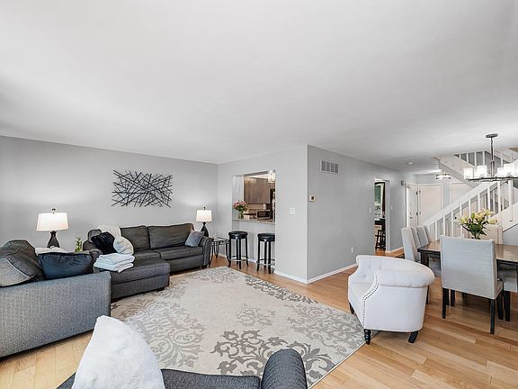 5th image of 3128 Autumn Shores Dr
