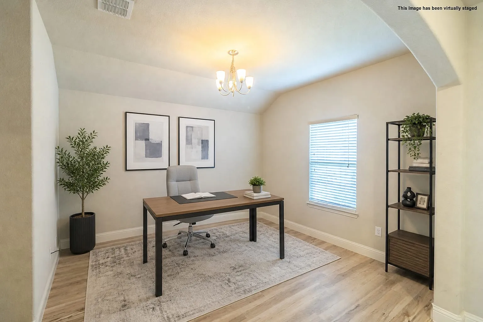 3 bed, 1952 sqft, $2,195 — Photo 4