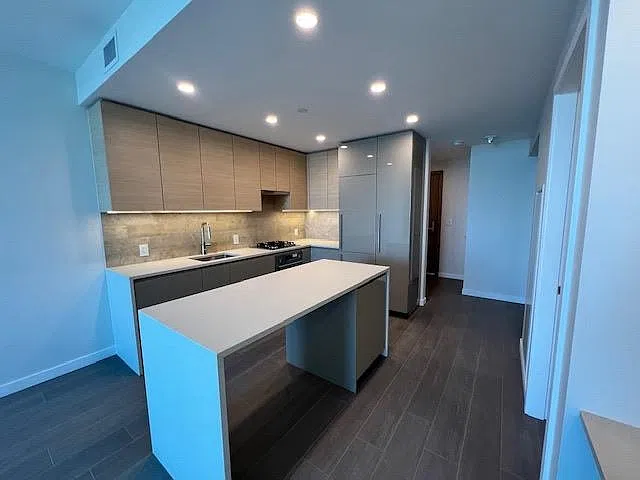 2 bed, 700 sqft, $2,800 — Photo 4
