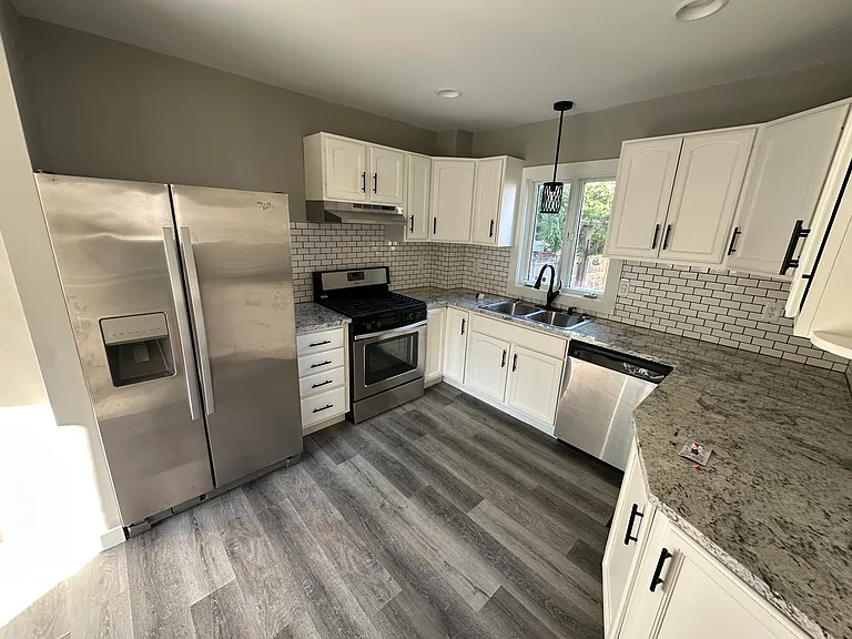716 Weller Ave — Photo 6