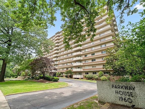 2nd image of 1960 Parkway Ave #510