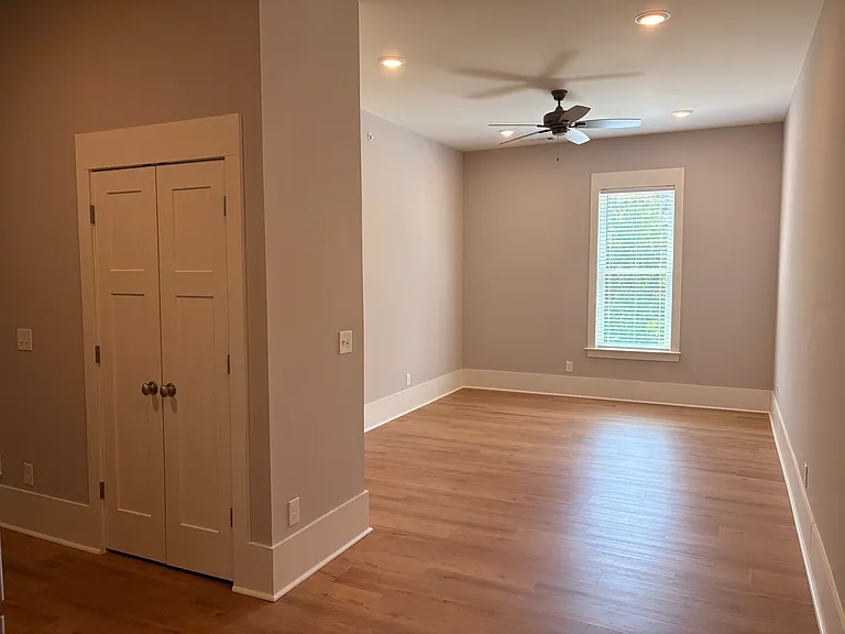 4134 N Swann St #4134 — Photo 3