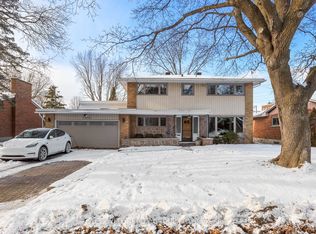 1874 Rideau Garden Dr, Ottawa, ON K1S1G6