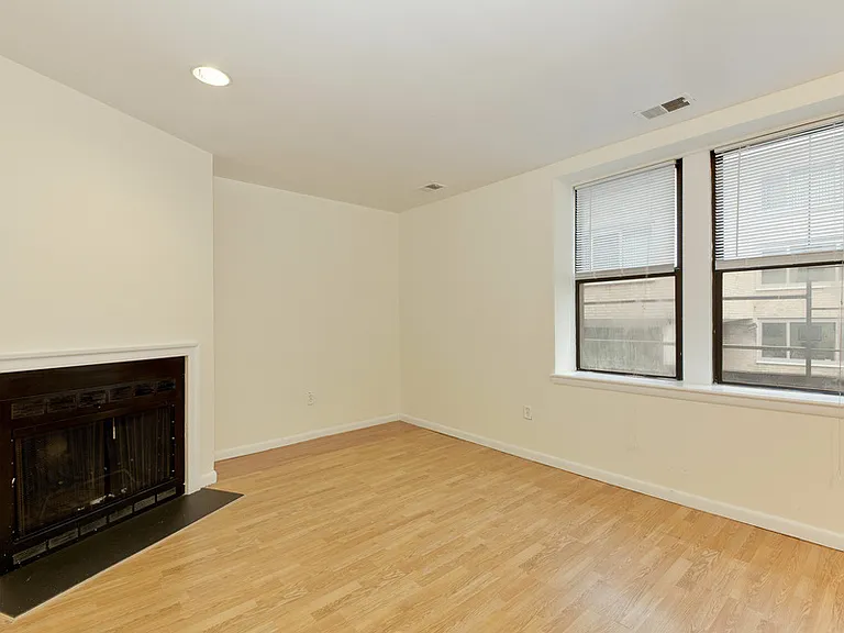 2012 O St NW #25 — Photo 2