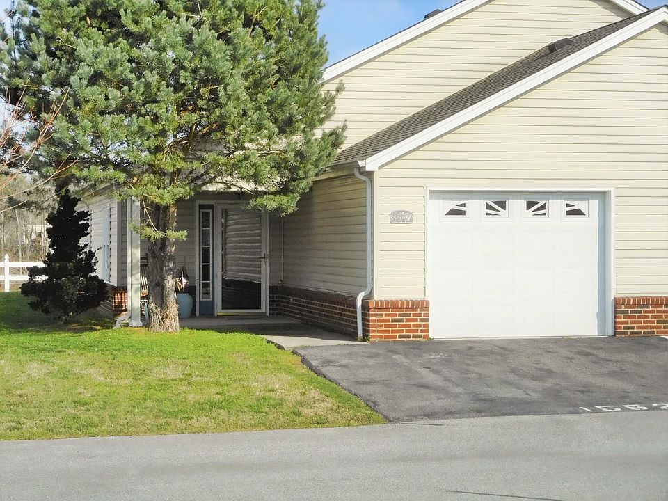 1st image of 1552 Pine Cone Cir
