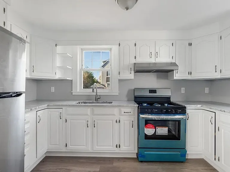 147 Rogers St — Photo 5
