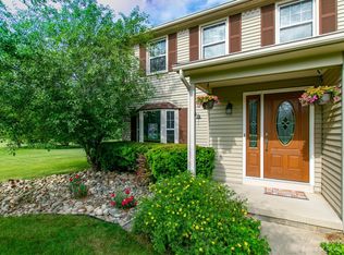 5577 Pebble Ridge Ct, Ann Arbor, MI 48108