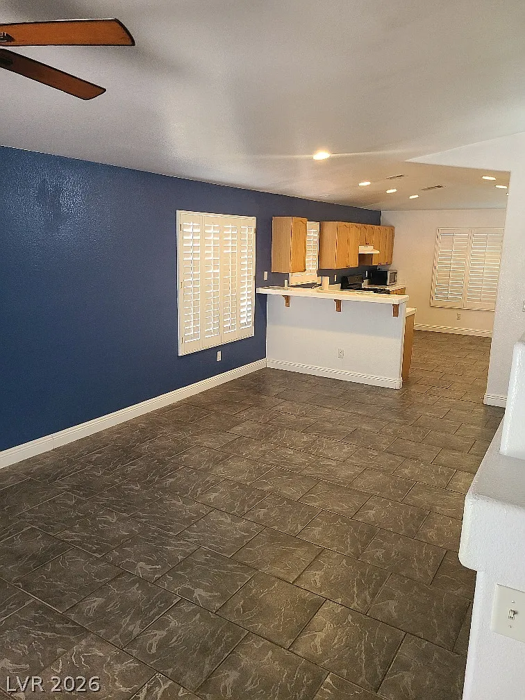 3 bed, 2.0 bath, 1252 sqft, $1,797 — Photo 3