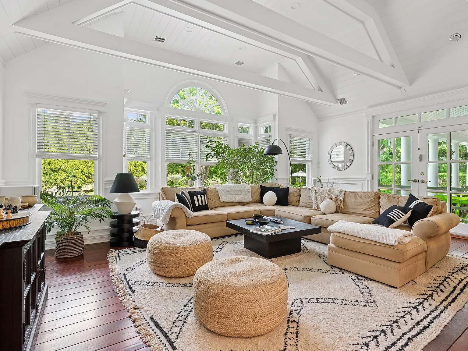 Experience Refined Hamptons Living — Photo 4