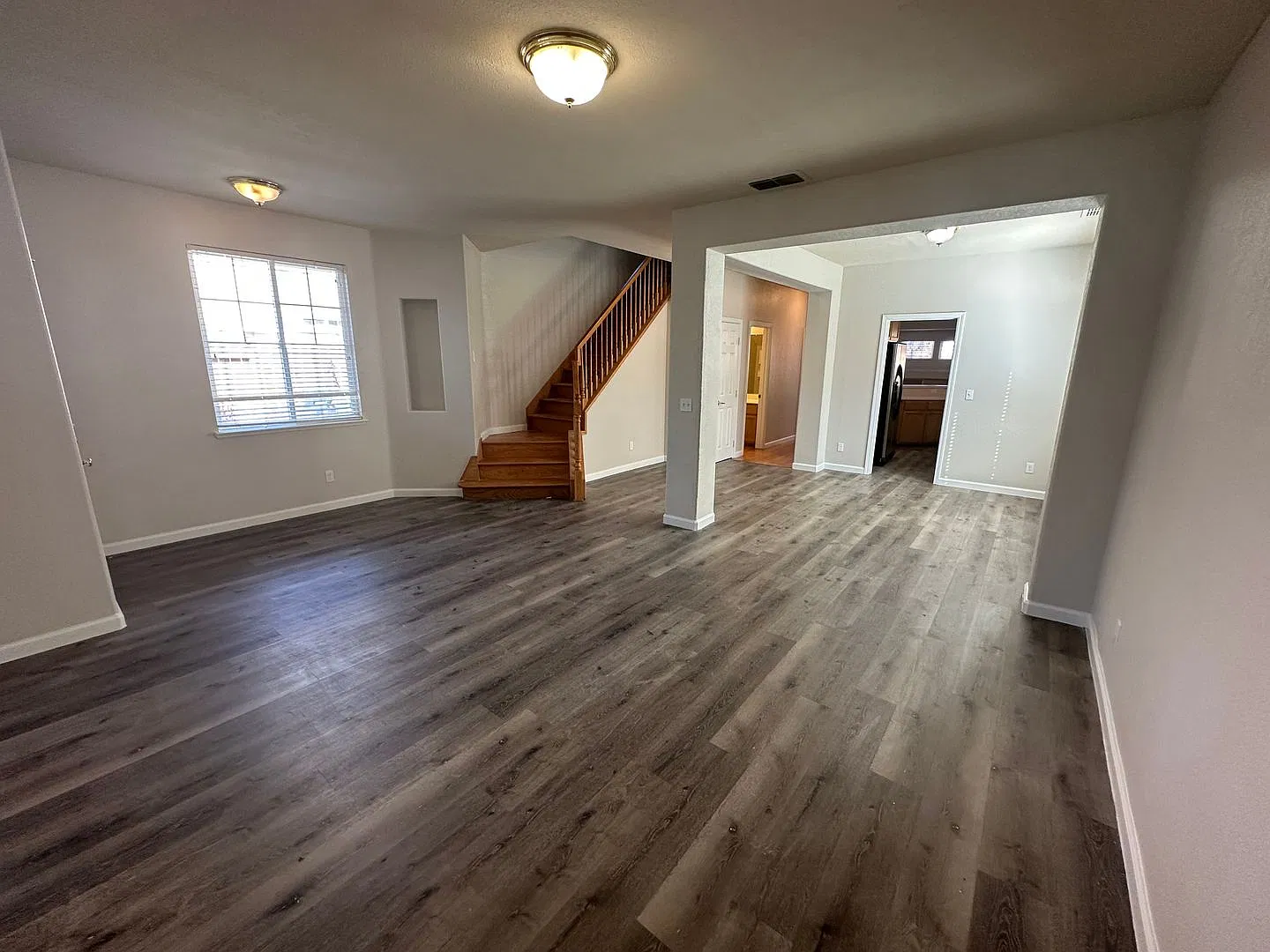 Five Bedroom Downstairs Junior Suite Tracy Home — Photo 3