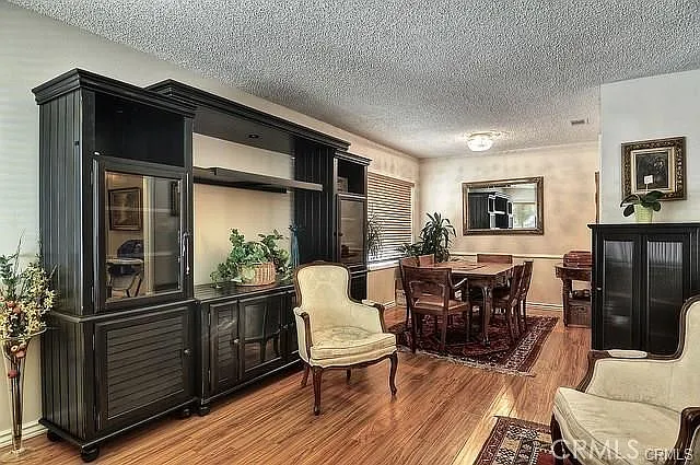 3 bed, 1428 sqft, $3,495 — Photo 2