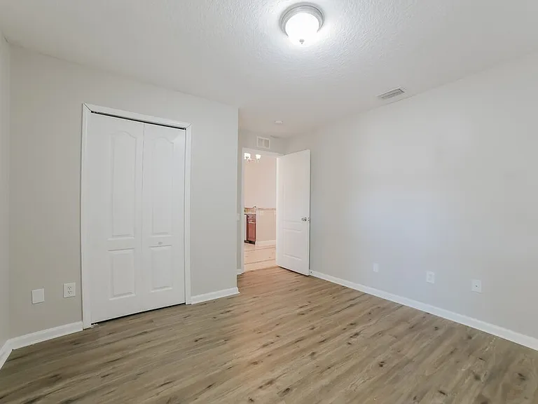 10225 Hunters Haven Blvd — Photo 16