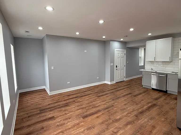 4907 W Walton St #2 — Photo 7