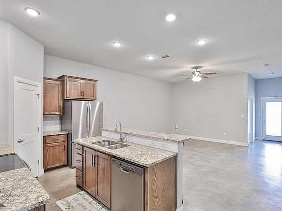 4th image of 6744 Jennings Dr
