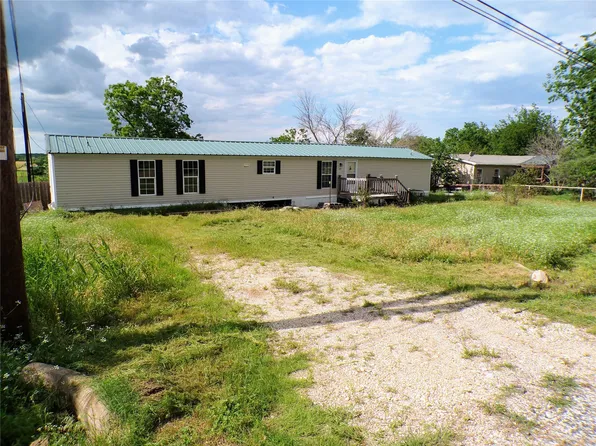 131 Jackson Ln, China Spring, TX 76633