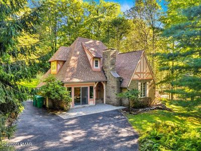 135 Lake In The Clouds Rd, Canadensis, PA, 18325