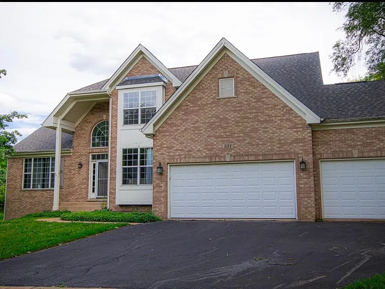 531 Primrose Ln — Photo 1