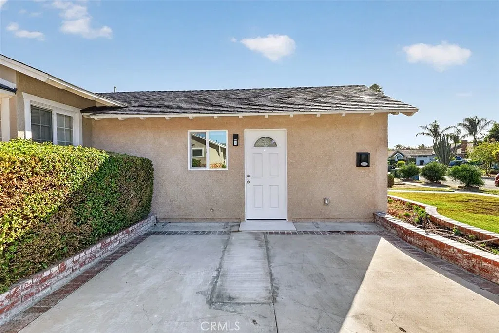 Studio, 360 sqft, $1,500 — Photo 3