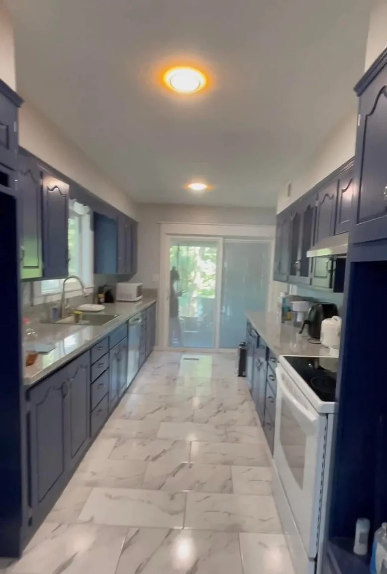 5 bed, 2900 sqft, $2,500 — Photo 2
