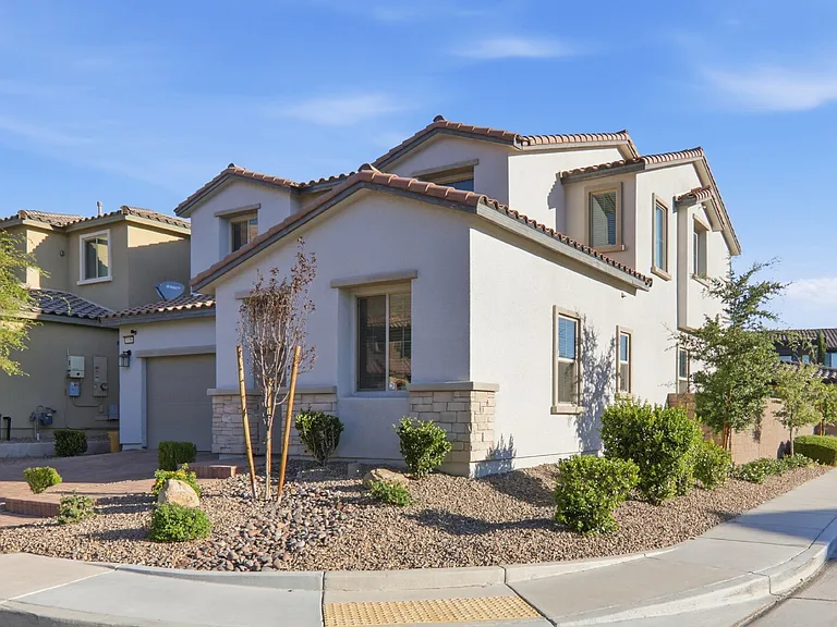 3158 Molinos Dr — Photo 3
