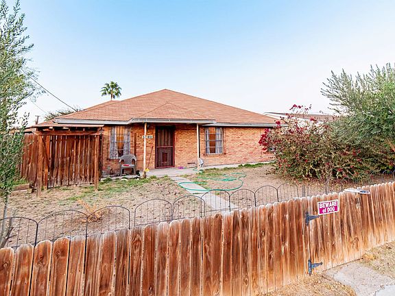 4th image of 2302 E Locust St