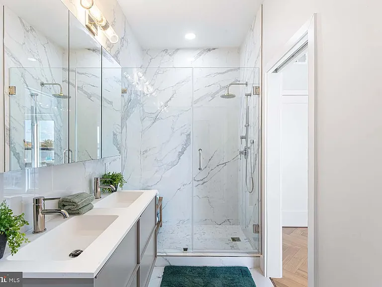 1516 E Capitol St NE — Photo 3