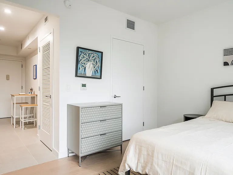 975 Nostrand Ave — Photo 5