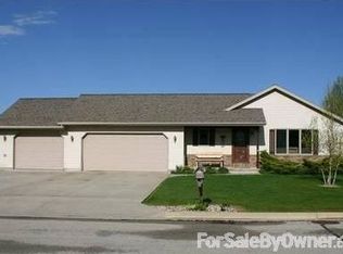 937 Chrysler Dr, Mishicot, WI 54228