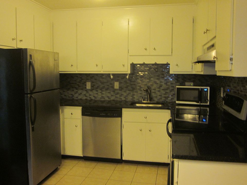 Kitchen Granite & Stainless Steel