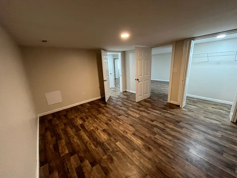 442 Royal Pines Dr — Photo 4