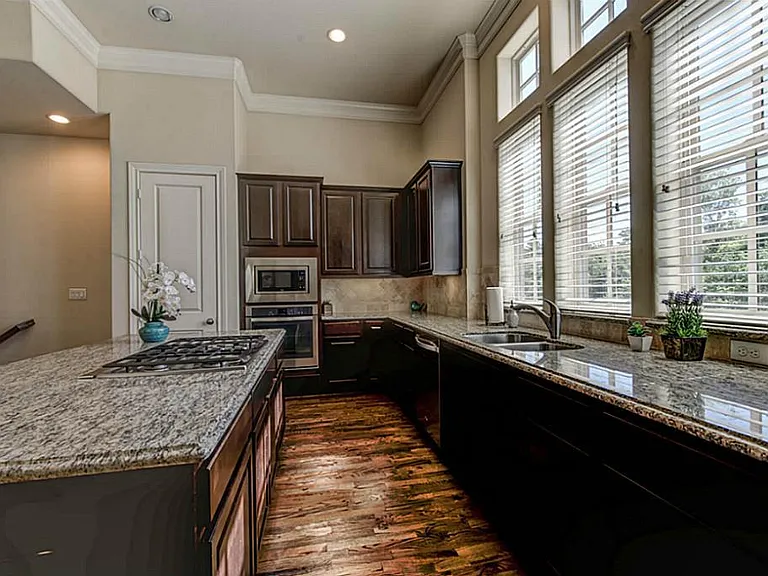 6310 Grand Blvd — Photo 12