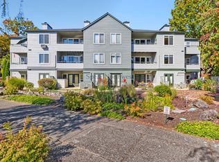 4970 S Landing Dr #201, Portland, OR 97239