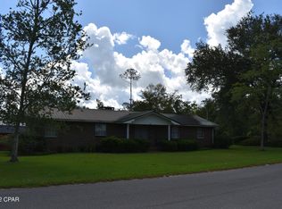 827 3rd St, Chipley, FL 32428