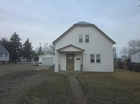 213 1st St NW, Ulen, MN 56585