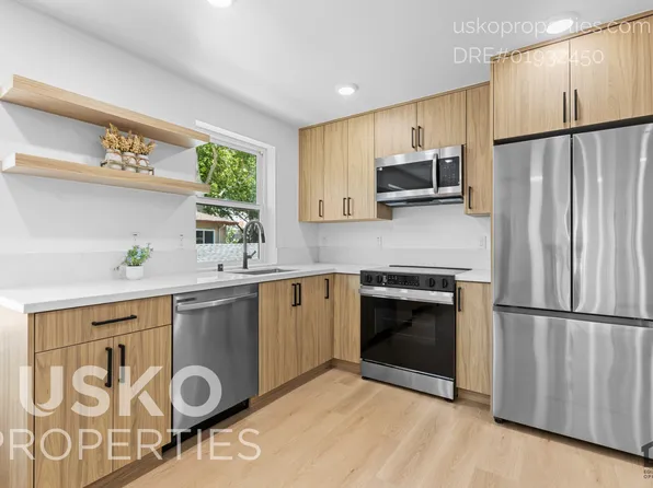 2824 D St, Sacramento, CA 95816