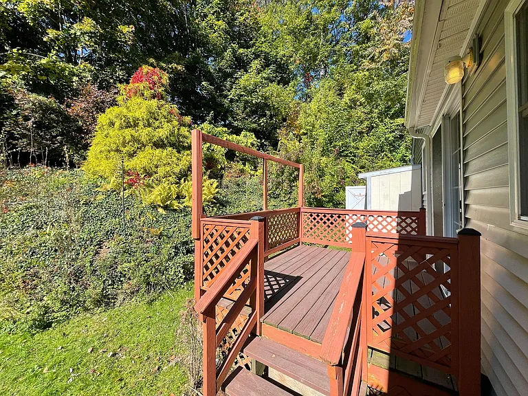 85 Brentwood Dr — Photo 40