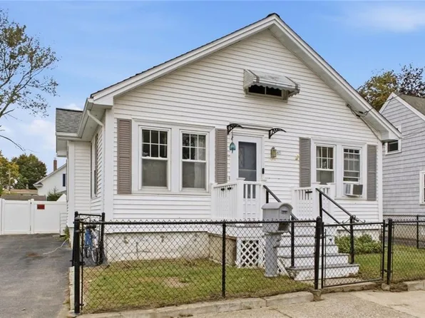 48 Ash St, Pawtucket, RI 02860